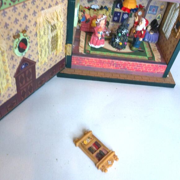 Vintage Holiday Classics Collection Light Up Holiday Wind Up Musical House READ - Picture 6 of 10